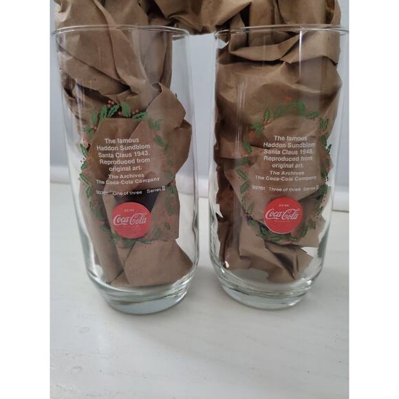 Vintage 1980 Coca Cola Haddon Sundblom Santa Christmas Glasses Series 2 Set Of 2 - Picture 3 of 3